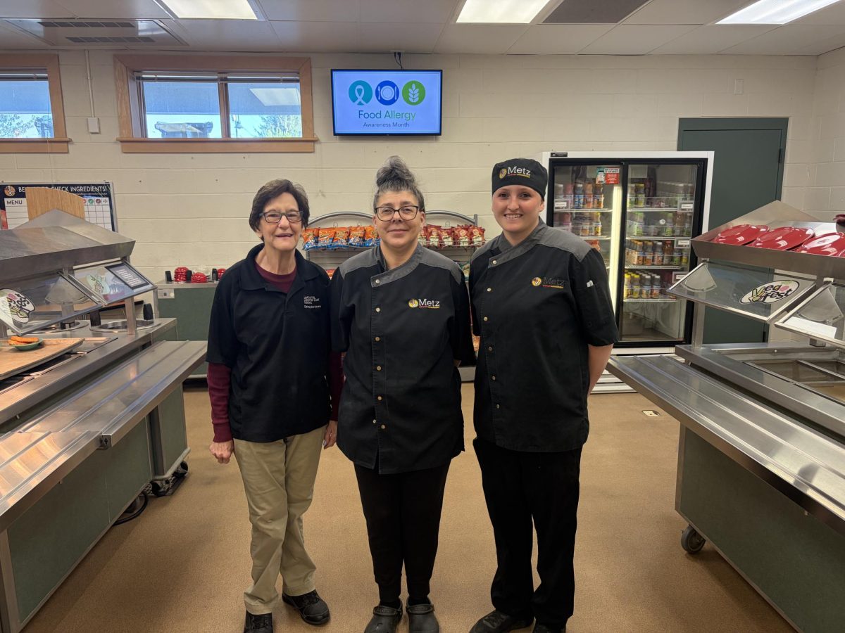 Dining Commons Staff Build Community at LCDS